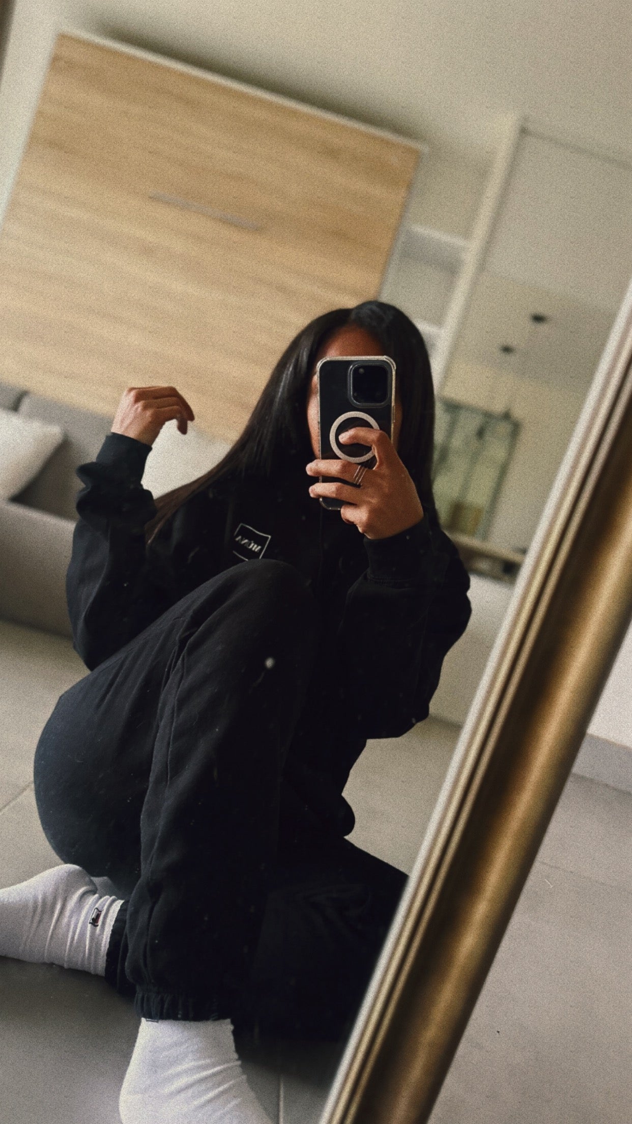 Black joggers x Mùna